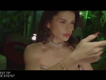 girl
        lucieoude_ cam image #911706