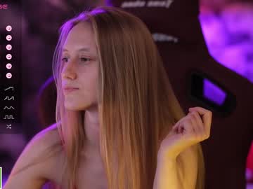 girl
        angeellina cam image #3747573