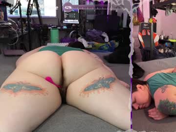 girl
        creepycrawlyqueen cam image #5453403