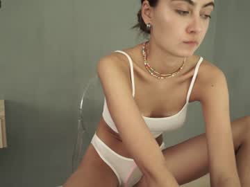 girl
        tessarosse_ cam image #2091775
