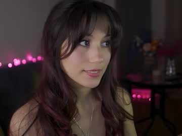 girl
        greeny_mat cam image #6339089