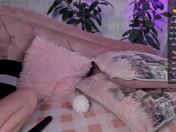 girl
        lika_moon cam image #760021