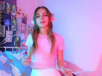 girl
        cute_fox_girl cam image #4146376