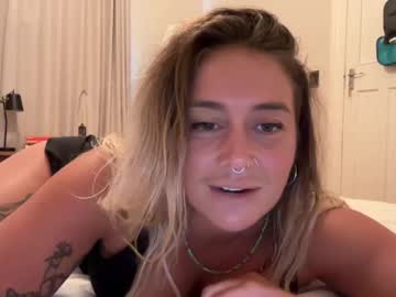 girl
        itsjessbby cam image #4325437