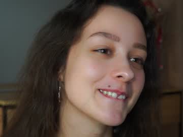 girl
        octaviaapps cam image #5958788