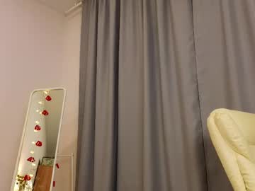 girl
        wanda_robinson cam image #6210292