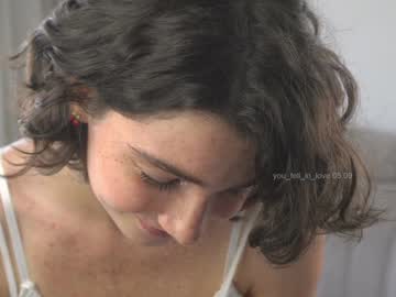 girl
        you_fell_in_love cam image #4972097