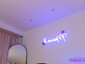 girl
        maxine_8 cam image #1011924
