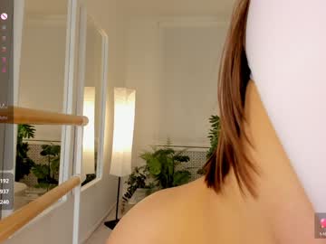 girl
        emilia_dream cam image #5822988