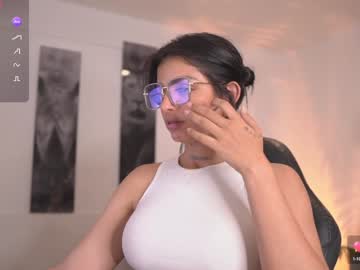 girl
        laura_roldan cam image #5089379