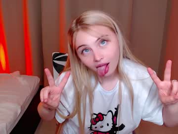 girl
        shy_blondiee cam image #840110