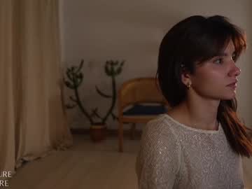 girl
        ellelure_ cam image #6075667