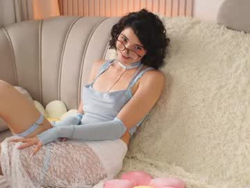 girl
        you_fell_in_love cam image #5230492