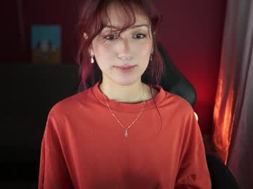 girl
        greeny_mat cam image #4386005