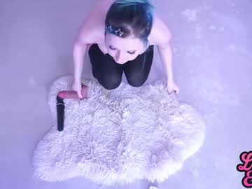 girl
        lucille_evans cam image #6422543