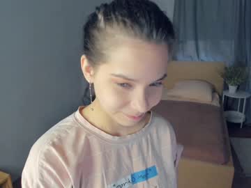 girl
        cherry_tery cam image #1443085