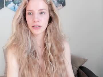 girl
        imogensy cam image #4886198