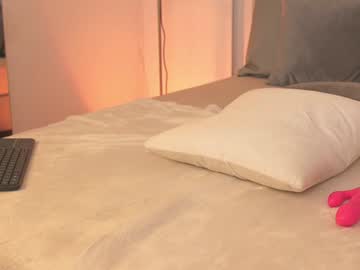 girl
        victoria__rossi cam image #5971558