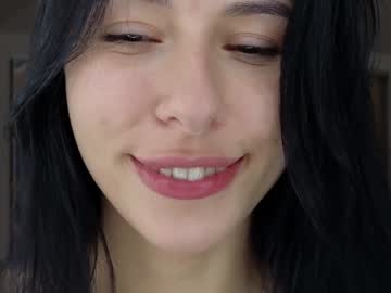 girl
        yononeey cam image #4754044