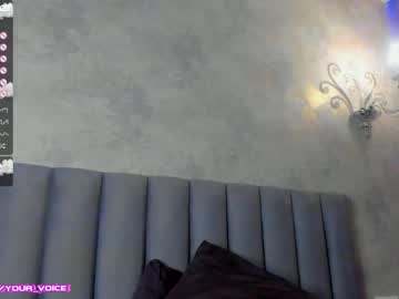 girl
        your__voice cam image #742791