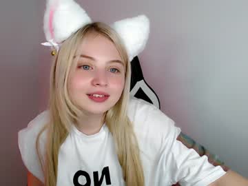 girl
        shy_blondiee cam image #845381