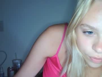 girl
        cindyloulou1 cam image #1190517