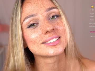 girl
        artease cam image #3428387