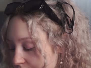 girl
        melissacoopers cam image #4553585