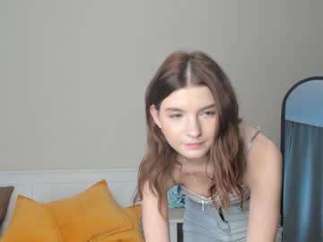girl
        roseblanche2k cam image #3150942