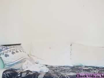 couple
        joannadea cam image #4921711