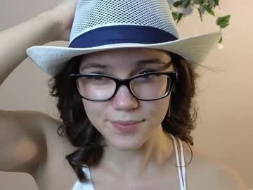 girl
        teresabriggs cam image #2558272