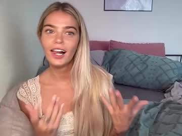 girl
        littlemaryjane19 cam image #4393466