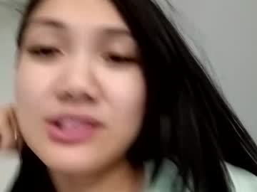 girl
        london_tipton cam image #2205354