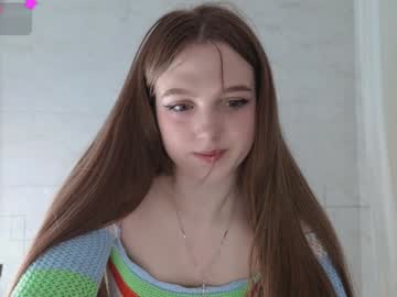 girl
        small_blondee cam image #6524108