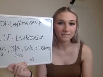 girl
        livyroselise cam image #3196103