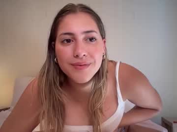 girl
        sieena cam image #6557324