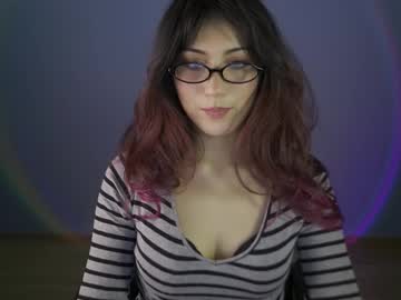 girl
        greeny_mat cam image #6698407