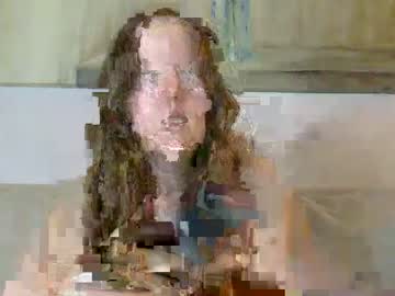 girl
        sweetie_bird cam image #4172356
