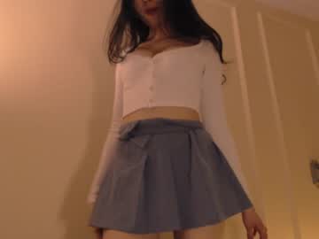 girl
        aimeclarks cam image #1227334