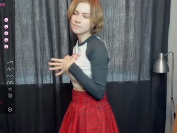 girl
        kristi_moss cam image #2803477