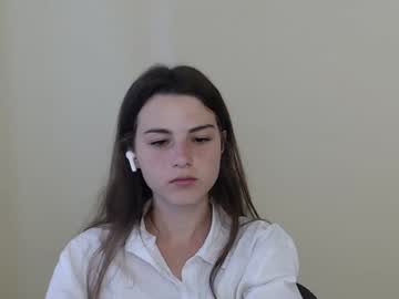 girl
        chamomile19 cam image #1969241