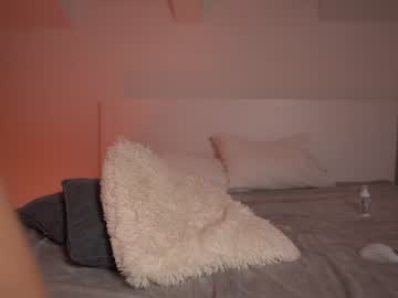 girl
        aria_diaz cam image #3722963