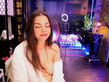 girl
        alma_pearl cam image #1165022