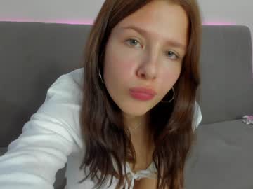 girl
        simona_06 cam image #5536201