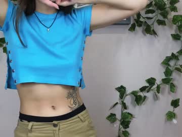 girl
        teresabriggs cam image #2242553