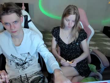 couple
        angell_rina cam image #2820041