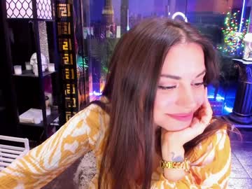 girl
        alma_pearl cam image #2178250