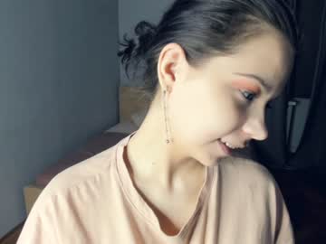 girl
        cherry_tery cam image #1455489