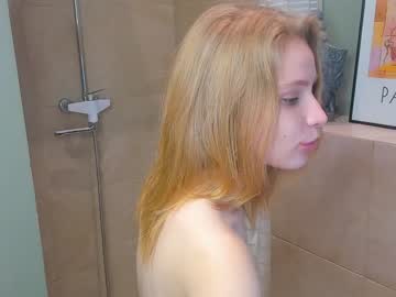 girl
        annie_lv cam image #3033619