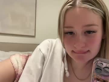 girl
        macyyysmith cam image #5961976